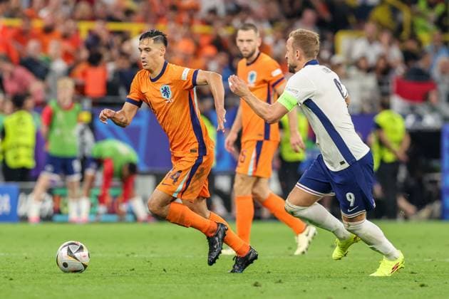 2024-07-10 The Netherlands v England - Semi-Final - UEFA EURO, EM, Europameisterschaft,Fussball 2024 DORTMUND, GERMANY - JULY 10: Tijjani Reijnders of the Netherlands runs with the ball during the Semi-Final - UEFA EURO 2024 match between The Netherlands and England at BVB Stadion Dortmund on July 10, 2024 in Dortmund, Germany. (Photo by Peter Lous BSR Agency) Dortmund Germany Content not available for redistribution in The Netherlands directly or indirectly through any third parties. Copyright: xBSRxAgencyx