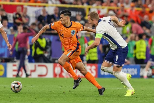 2024-07-10 The Netherlands v England - Semi-Final - UEFA EURO, EM, Europameisterschaft,Fussball 2024 DORTMUND, GERMANY - JULY 10: Tijjani Reijnders of the Netherlands runs with the ball during the Semi-Final - UEFA EURO 2024 match between The Netherlands and England at BVB Stadion Dortmund on July 10, 2024 in Dortmund, Germany. (Photo by Peter Lous BSR Agency) Dortmund Germany Content not available for redistribution in The Netherlands directly or indirectly through any third parties. Copyright: xBSRxAgencyx