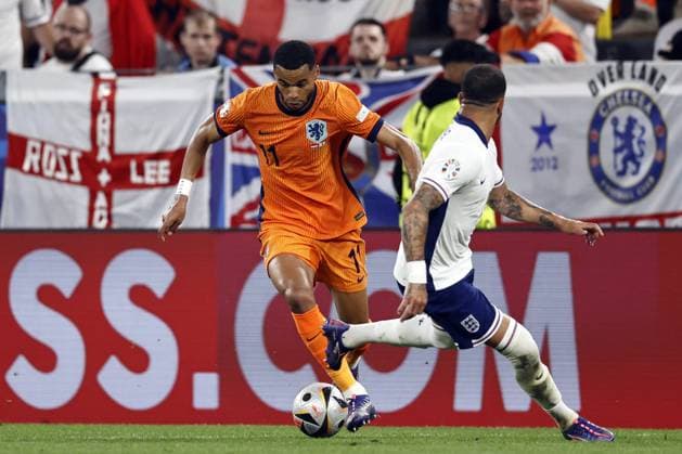 Dortmund - (l-r) Cody Gakpo of Holland, Kyle Walker of England during the UEFA EURO, EM, Europameisterschaft,Fussball 2024 Semi-final match between the Netherlands and England at the BVB Stadium Dortmund on July 10, 2024 in Dortmund, Germany. ANP MAURICE VAN STEEN netherlands out - belgium out Dortmund xVIxxIVx 503208134 originalFilename: 0709114927st.jpg