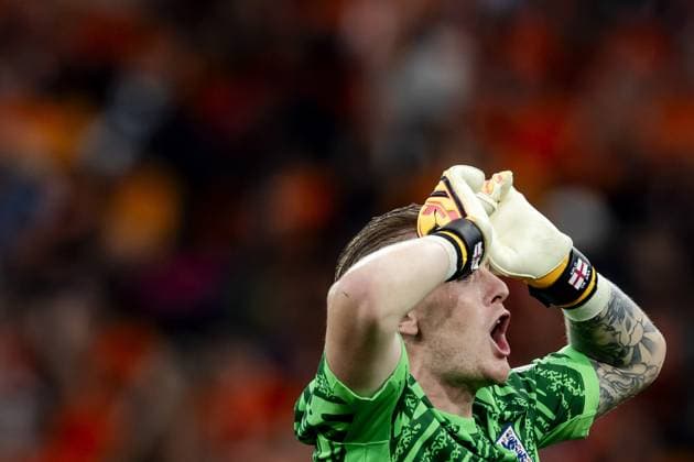 DORTMUND - England goalkeeper Jordan Pickford during the UEFA EURO, EM, Europameisterschaft,Fussball 2024 Semi-final match between Netherlands and England at the BVB Stadium Dortmund on July 10, 2024 in Dortmund, Germany. ANP KOEN VAN WEEL netherlands out - belgium out Dortmund xVIxxIVx 503208164 originalFilename: 0709114938st.jpg