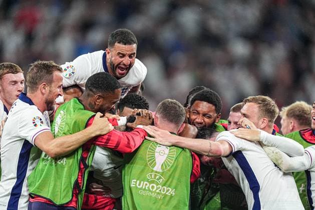 EURO 2024, Die Highlights 2024-07-10 Netherlands v England - Semi-Final - UEFA EURO, EM, Europameisterschaft,Fussball 2024 DORTMUND, GERMANY - JULY 10: players of England celebrate the win during the Semi-Final - UEFA EURO 2024 match between Netherlands and England at BVB Stadion Dortmund on July 10, 2024 in Dortmund, Germany. (Photo by Joris Verwijst BSR Agency) Dortmund Germany Content not available for redistribution in The Netherlands directly or indirectly through any third parties. Copyright: xBSRxAgencyx