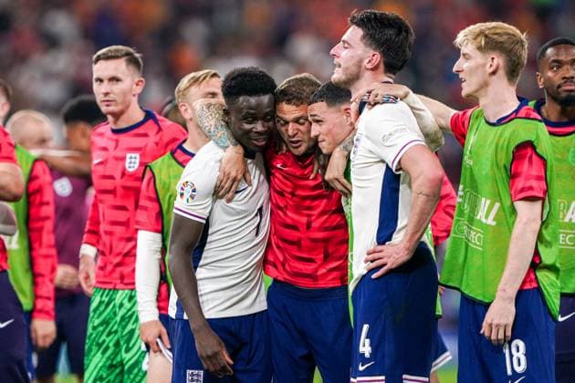 2024-07-10 Netherlands v England - UEFA EURO, EM, Europameisterschaft,Fussball 2024 Semi Final DORTMUND, NETHERLANDS - JULY 10: Bukayo Saka of England, Jarrod Bowen of England celebrates their sides win during the UEFA EURO 2024 Semi Final match between Netherlands and England at BVB Stadion Dortmund on July 10, 2024 in Dortmund, Netherlands. Dortmund BVB Stadion Dortmund Netherlands Content not available for redistribution in The Netherlands directly or indirectly through any third parties. Copyright: xAndrexWeeningx