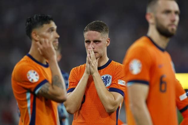 DORTMUND, 10-07-2024, BVB Stadium , European Football Championship Euro2024, Semi finals match no.50 between Netherlands and England. Netherlands player Joey Veerman disappointed after loss 1-2 Netherlands - England (Euro2024)  x25730897x Copyright: