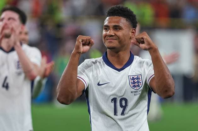 Euro 2024 Netherlands England on 10 07 2024 at BVB Stadion Dortmund in Dortmund Celebrating the victory with the scorer of the 1 - 2 goal Ollie Watkins England, 19 MH