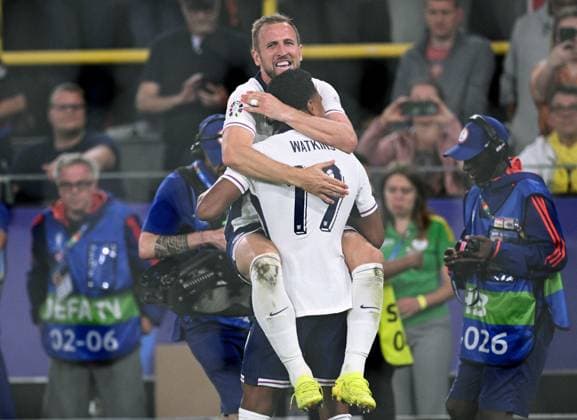 Germany Soccer Euro 2024 Netherlands - England 8726750 10.07.2024 England s Harry Kane and Ollie Watkins celebrate team s victory in the UEFA EURO, EM, Europameisterschaft,Fussball 2024 semi-final soccer match between Netherlands and England at the BVB Stadion Dortmund, in Dortmund, Germany. Alexey Filippov Sputnik Dortmund Germany  Copyright: xAlexeyxFilippovx