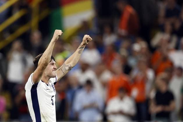 Dortmund - Nathan Ake of Holland celebrates the 1-2 victory during the UEFA EURO, EM, Europameisterschaft,Fussball 2024 Semi-final match between the Netherlands and England at the BVB Stadium Dortmund on July 10, 2024 in Dortmund, Germany. ANP MAURICE VAN STEEN UEFA EURO 2024 2024 xVIxANPxSportx xxANPxIVx 503210869 originalFilename: 503210869.jpg