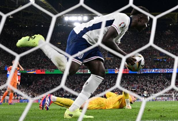 EURO 2024, Die Highlights Germany Soccer Euro 2024 Netherlands - England 8726761 10.07.2024 England s Ollie Watkins takes the ball from the goal after scoring during the UEFA EURO, EM, Europameisterschaft,Fussball 2024 semi-final soccer match between Netherlands and England at the BVB Stadion Dortmund, in Dortmund, Germany. Alexey Filippov Sputnik Dortmund Germany  Copyright: xAlexeyxFilippovx