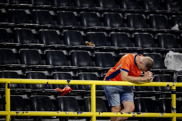 DORTMUND - Dutch fans after the match against England during the UEFA EURO, EM, Europameisterschaft,Fussball 2024 Semi-final match between the Netherlands and England at the BVB Stadium Dortmund on July 10, 2024 in Dortmund, Germany. ANP KOEN VAN WEEL UEFA EURO 2024 2024 xVIxANPxSportx xxANPxIVx 503213157 originalFilename: 503213157.jpg