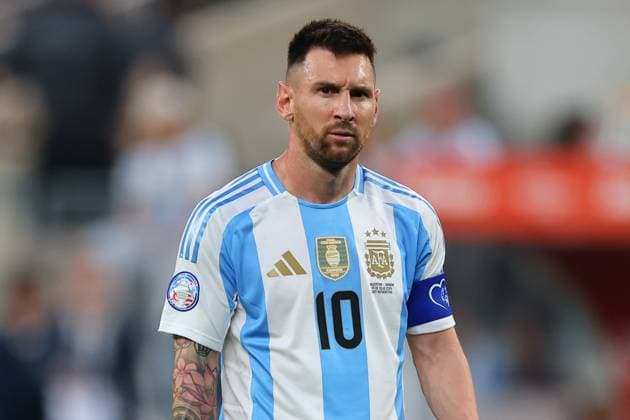 EAST RUTHERFORD, NJ - JULY 09: Lionel Messi 10 of Argentina during the CONMEBOL Copa America - Semifinal game against Canada on July 9, 2024 at MetLife Stadium in East Rutherford, New Jersey. (Photo by Rich Graessle Icon Sportswire) SOCCER: JUL 09 CONMEBOL Copa America - Semifinals - Argentina vs Canada EDITORIAL USE ONLY Icon2407091497