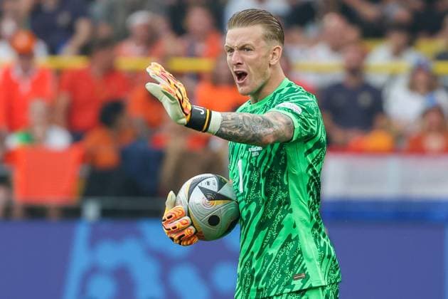 Euro 2024 Netherlands England on 10 07 2024 at BVB Stadion Dortmund in Dortmund Goalkeeper Jordan Pickford England, 1 gives loud instructions MH