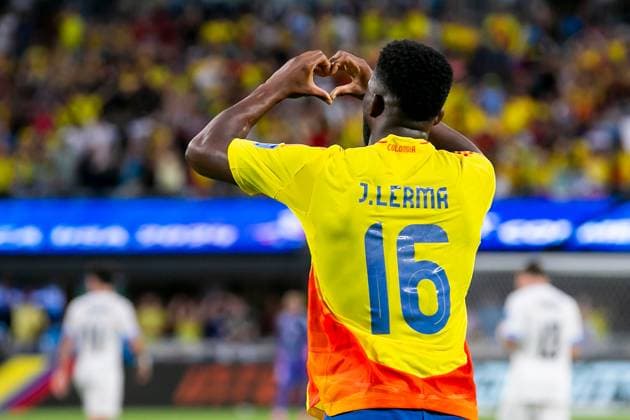 CHARLOTTE, NC - JULY 10: Colombia midfielder Jefferson Lerma (16) makes a heart hands gesture after scoring a goal during the CONMEBOL Copa America semifinal between Uruguay and Colombia on Wednesday July 10, 2024 at Bank of America Stadium in Charlotte, NC. (Photo by Nick Tre. Smith Icon Sportswire) SOCCER: JUL 10 CONMEBOL Copa America - Semifinals - Uruguay vs Colombia EDITORIAL USE ONLY Icon2407100059