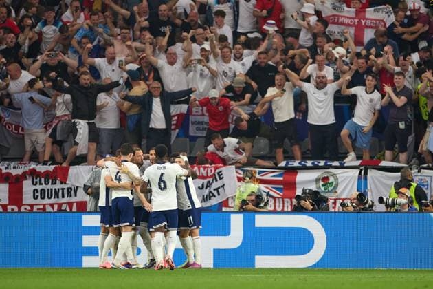 (240711) -- DORTMUND, July 11, 2024 -- Players of England celebrate scoring during the UEFA EURO, EM, Europameisterschaft,Fussball 2024 semifinal match between England and the Netherlands in Dortmund, Germany on July 10, 2024. ) (SP)GERMANY-DORTMUND-FOOTBALL-EURO 2024-ENGLAND VS THE NETHERLANDS MengxDingbo 