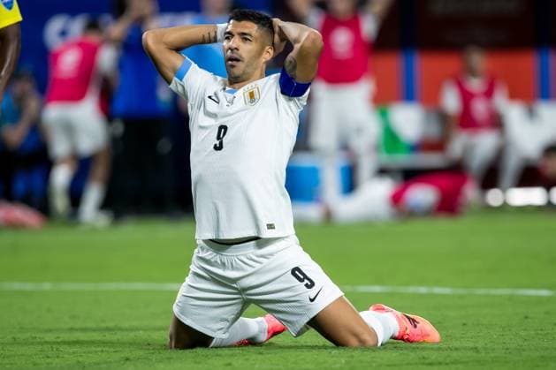 CHARLOTTE, NC - JULY 10: Uruguay forward Luis Suarez (9) reacts barely missing a goal during the CONMEBOL Copa America semifinal between Uruguay and Colombia on Wednesday July 10, 2024 at Bank of America Stadium in Charlotte, NC. (Photo by Nick Tre. Smith Icon Sportswire) SOCCER: JUL 10 CONMEBOL Copa America - Semifinals - Uruguay vs Colombia EDITORIAL USE ONLY Icon2407100080