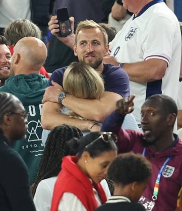 Dortmund, Germany, 10th July 2024. Harry Kane of England celebrates with his wife Katie after the UEFA European Championships semi final match at BVB Stadion, Dortmund. Picture credit should read: Paul Terry Sportimage EDITORIAL USE ONLY. No use with unauthorised audio, video, data, fixture lists, club league logos or live services. Online in-match use limited to 120 images, no video emulation. No use in betting, games or single club league player publications. SPI-3222-0219