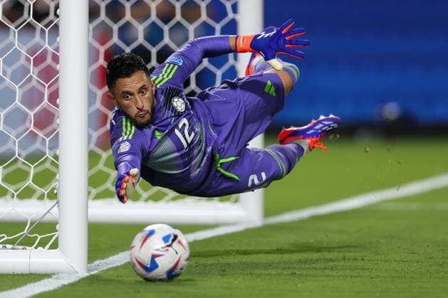 July 10, 2024, Charlotte, North Carolina, U.S: Colombia goalkeeper CAMILO VARGAS (12) makes a diving save during the second half of the CONMEBOL Copa America semi-final match between Uruguay and Columbia at Bank of America Stadium in Charlotte, NC on July 10, 2024. Charlotte U.S - ZUMAk149 20240710_zsp_k149_016 Copyright: xCoryxKnowltonx