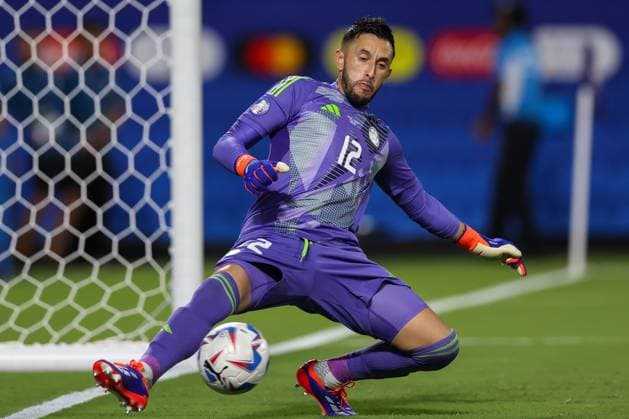 July 10, 2024, Charlotte, North Carolina, U.S: Colombia goalkeeper CAMILO VARGAS (12) makes a save during the second half of the CONMEBOL Copa America semi-final match between Uruguay and Columbia at Bank of America Stadium in Charlotte, NC on July 10, 2024. Charlotte U.S - ZUMAk149 20240710_zsp_k149_019 Copyright: xCoryxKnowltonx