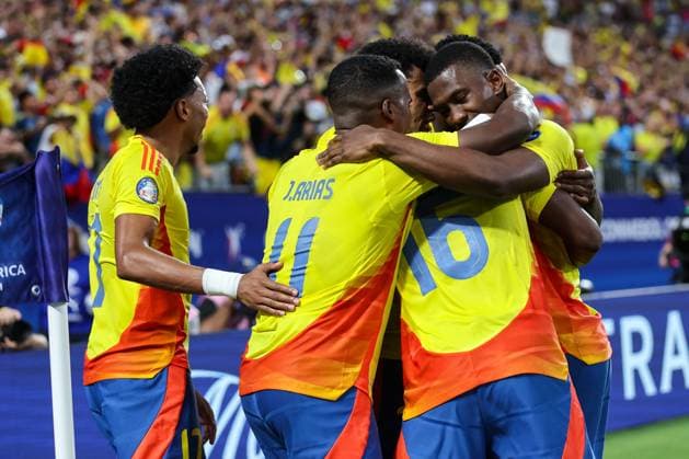 July 10, 2024, Charlotte, North Carolina, U.S: Colombia teammates reacts after a goal during the first half of the CONMEBOL Copa America semi-final match between Uruguay and Columbia at Bank of America Stadium in Charlotte, NC on July 10, 2024. Charlotte U.S - ZUMAk149 20240710_zsp_k149_061 Copyright: xCoryxKnowltonx