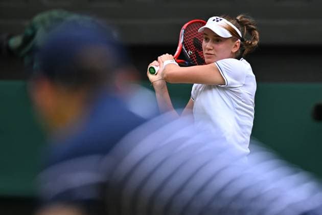 Tennis, Wimbledon, Die Highlights Wimbledon - Rybakina v Svitolina Quarter-Final Elena Rybakina (RUS) during her quarter final round match at the 2024 Wimbledon Championships at the AELTC in London, UK, on July 10, 2024. Photo by Corinne Dubreuil ABACAPRESS.COM London United Kingdom  Copyright: xDubreuilxCorinne ABACAx
