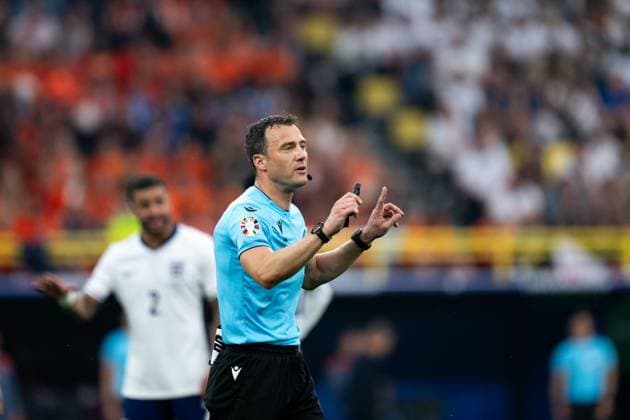 Referee Felix Zwayer Germany gestures, GER, Netherlands NED vs England ENG , European Football Championship, UEFA EURO 2024, Semifinal, 10 07 2024 GER, Netherlands NED vs England ENG , European Football Championship, UEFA EURO 2024, Semifinal, 10 07 2024 Dortmund Copyright: xEibner-Pressefoto Memmlerx EP_MMR