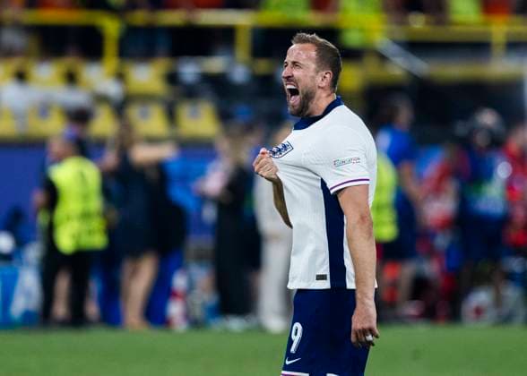 Dortmund, SignaI Iduna Park, 10 07 2024 Harry Kane of england celebrates the 2 1 victory during the semifinal match Netherlands v England at the UEFA European Championship 2024