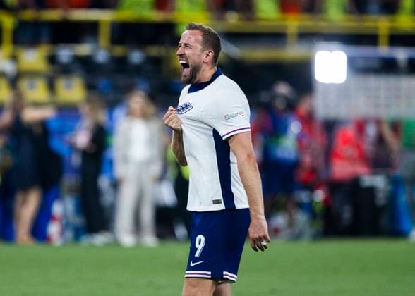 Dortmund, SignaI Iduna Park, 10 07 2024 Harry Kane of england celebrates the 2 1 victory during the semifinal match Netherlands v England at the UEFA European Championship 2024