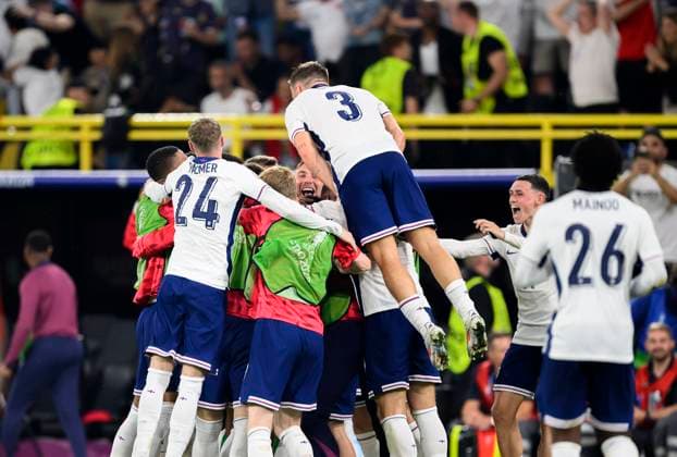 Cheering ENG after the goal to 1 2, semi-final, match M50, Netherlands NED England ENG 1 2, on 10 07 2024 in Dortmund Germany European Football Championship 2024 from 14 06 14 07 2024 in Germany Â