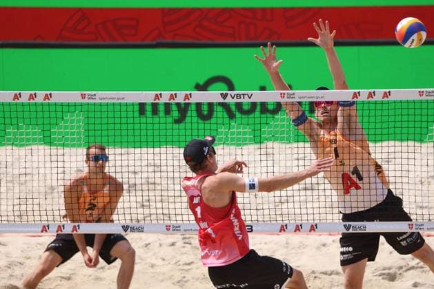 BEACHVOLLEYBALL - Beach Pro Vienna VIENNA,AUSTRIA,11.JUL.24 - Beach volleyball, Beachvolleyball - A1 Beach Pro Vienna. Image shows Stefan Boermans (NED) and Julian Hoerl (AUT).  GEPAxpictures xMathiasxMandl