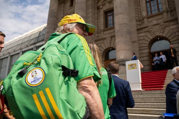 Ehrung der Freiwilligen Helfer der UEFA EURO 2024 Fußball EM den Volunteers im Unteren Hofgarten in München