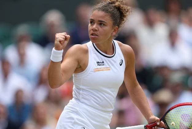 (240711) -- LONDON, July 11, 2024 -- Jasmine Paolini celebrates scoring during the women s singles semifinal match between Jasmine Paolini of Italy and Donna Vekic of Croatia at Wimbledon tennis Championship in London, Britain, July 11, 2024. ) (SP)BRITAIN-LONDON-TENNIS-WIMBLEDON-WOMEN S SINGLES-SEMIFINALS LixYing 