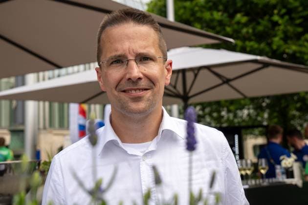 Ehrung der Freiwilligen Helfer der UEFA EURO 2024 Fußball EM den Volunteers im Unteren Hofgarten in München. Dr. Christoph Kern Präsident des Bayerischen Fußballverbandes