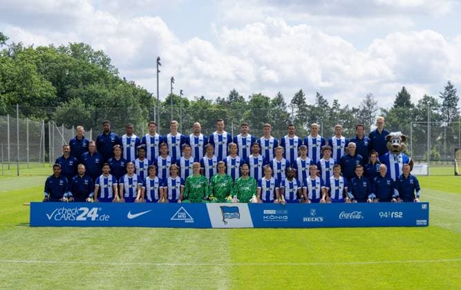 Hertha BSC 2 Bundesliga, Portrait appointment 2024 2025, Team photo, Hi row from l Jürgen Lange Physiotherapist , Frederick Syna Physiotherapist , Bradley Ibrahim, Linus Gechter, Luca Schuler, Toni Leistner, Haris Tabakovic, Agustin Rogel, Oliver Rölke, Smail Prevljak, Marc Oliver Kempf, Michael Cuisance, Henrik Kuchno Athletics coach , Moritz Schleicher Team doctor Mi row from l Cristian Fiel Head coach , Andreas Menger Goalkeeping coach , Jaime Monroy Co coach , Jeremy Dudziak, Florian Niederlechner, Fabian Reese, Derry Scherhant, Pascal Klemens, Andreas Bouchalakis, Julian Eitschberger, Luis Trus, Julius Gottschalk, Hendrik Herzog Equipment Manager , Anne Kaube Physiotherapist , Herthinho Mascot Bottom row from l Sami Allagui Assistant to the Sporting Director , Patrick Ebert Standard and Individual Coach , Kevin Sessa, Marten Winkler, Diego Demme, Michal Karbownik, goalkeeper Tim Goller, goalkeeper Tjark Ernst, Marius Gersbeck, Palko Dardai, Deyovaisio Zeefuik, Gustav Christensen, Ibrahim Maza, Maximilian Fürst Team manager , Robert Abramczyk Equipment manager , Dirk Kunert Transition coach U19, U23, pros 11 07 2024, Copyright: xMatthiasxKochx