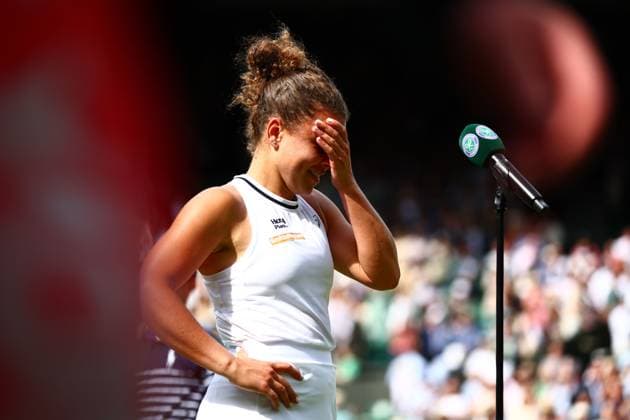 Jasmine Paolini celebrates victory in her semi final match Wimbledon Tennis Championships, Day 11, The All England Lawn Tennis and Croquet Club, London, UK - 11 Jul 2024  Copyright: xJamesxMarsh Shutterstockx 14580282dw