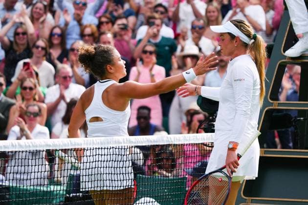 Jasmine Paolini celebrates victory in her semi final match against Donna Vekic Wimbledon Tennis Championships, Day 11, The All England Lawn Tennis and Croquet Club, London, UK - 11 Jul 2024  Copyright: xJavierxGarcia Shutterstockx 14580280fr