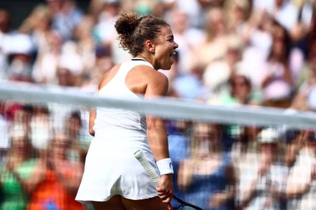 Jasmine Paolini celebrates victory in her semi final match Wimbledon Tennis Championships, Day 11, The All England Lawn Tennis and Croquet Club, London, UK - 11 Jul 2024  Copyright: xJamesxMarsh Shutterstockx 14580282ef