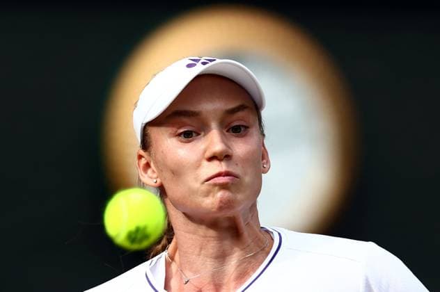 Sport Bilder des Tages Elena Rybakina during her semi final match Wimbledon Tennis Championships, Day 11, The All England Lawn Tennis and Croquet Club, London, UK - 11 Jul 2024  Copyright: xJamesxMarsh Shutterstockx 14580282en