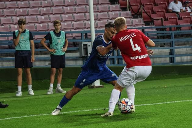 2024 25 UEFA Europa League first qualifying round Wisla Krakow - KF Llapi 07.22.2024 Krakow (Cracow) Poland, Football 2024 25 UEFA Europa League first qualifying round, Wisla Krakow - KF Llapi op: Rafal Mikulec, Diar Vokrri Copyright: xKonradxSwieradx IMG_8707