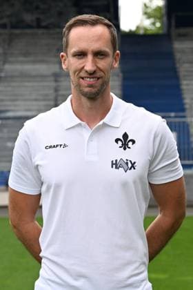 11 07 2024, xscotx, Fußball 2 Bundesliga, 2 BL SV Darmstadt 98 Fototermin Saison 2024 25 Porträttermin 2024 2025 emspor, v l Athletiktrainer Christopher Busse DFL DFB REGULATIONS PROHIBIT ANY USE OF PHOTOGRAPHS as IMAGE SEQUENCES and or QUASI VIDEO Darmstadt