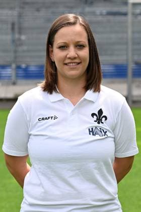 11 07 2024, xscotx, Fußball 2 Bundesliga, 2 BL SV Darmstadt 98 Fototermin Saison 2024 25 Porträttermin 2024 2025 emspor, v l Physiotherapist Katrin Herbig DFL DFB REGULATIONS PROHIBIT ANY USE OF PHOTOGRAPHS as IMAGE SEQUENCES and or QUASI VIDEO Darmstadt