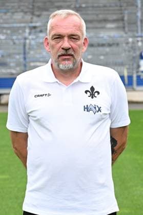 11 07 2024, xscotx, Fußball 2 Bundesliga, 2 BL SV Darmstadt 98 Fototermin Saison 2024 25 Porträttermin 2024 2025 emspor, v l Betreuer Michael Richter, DFL DFB REGULATIONS PROHIBIT ANY USE OF PHOTOGRAPHS as IMAGE SEQUENCES and or QUASI VIDEO Darmstadt