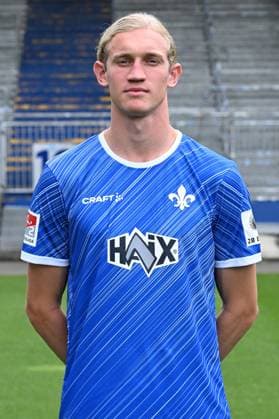 11 07 2024, xscotx, Fußball 2 Bundesliga, 2 BL SV Darmstadt 98 Fototermin Saison 2024 25 Porträttermin 2024 2025 emspor, v l Christoph Klarer SV Darmstadt 98 DFL DFB REGULATIONS PROHIBIT ANY USE OF PHOTOGRAPHS as IMAGE SEQUENCES and or QUASI VIDEO Darmstadt