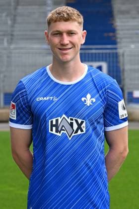 11 07 2024, xscotx, Fußball 2 Bundesliga, 2 BL SV Darmstadt 98 Fototermin Saison 2024 25 Porträttermin 2024 2025 emspor, v l Clemens Riedel SV Darmstadt 98 DFL DFB REGULATIONS PROHIBIT ANY USE OF PHOTOGRAPHS as IMAGE SEQUENCES and or QUASI VIDEO Darmstadt