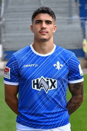 11 07 2024, xscotx, Fußball 2 Bundesliga, 2 BL SV Darmstadt 98 Fototermin Saison 2024 25 Porträttermin 2024 2025 emspor, v l Fabio Torsiello SV Darmstadt 98 DFL DFB REGULATIONS PROHIBIT ANY USE OF PHOTOGRAPHS as IMAGE SEQUENCES and or QUASI VIDEO Darmstadt