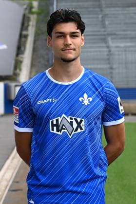 11 07 2024, xscotx, Fußball 2 Bundesliga, 2 BL SV Darmstadt 98 Fototermin Saison 2024 25 Porträttermin 2024 2025 emspor, v l Nico Baier SV Darmstadt 98 DFL DFB REGULATIONS PROHIBIT ANY USE OF PHOTOGRAPHS as IMAGE SEQUENCES and or QUASI VIDEO Darmstadt