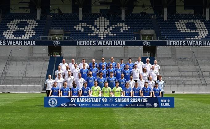11 07 2024, xscotx, Football 2 Bundesliga, 2 BL SV Darmstadt 98 Photo session season 2024 25 Portrait session 2024 2025, Team photo emspor, f l 4 row f l Supervisor Oliver Zach, Supervisor Michael Richter, Supervisor Jonas Nietzel, Filip Stojilkovic, Fynn Lakenmacher, Oscar Vilhelmsson, Fabio Torsiello, Nico Baier, Team doctor Dr Philip Jessen, Team doctor Dr Ingo Schwinnen, team doctor Dr Alexander Lesch 3rd row from left Head of Organization Licensed Player Department Michael Stegmayer, Team Manager Matthias Neumann, Head of Analysis Kai Peter Schmitz, Clemens Riedel, Fraser Hornby, Tobias Kempe, Kai Klefisch, Christoph Klarer, Paul Will, Physiotherapist David Ackermann, Physiotherapist Katrin Herbig, video analyst Maximilian Kohl 2nd row from left Head of Performance Alexander Ryan, rehabilitation coach Florian Bauer, athletics coach Christopher Busse, goalkeeping coach Dimo Wache, Aleksandar Vukotic, Christoph Zimmermann, Matej Maglica, Klaus Gjasula, co-trainer Ovid Hajou, co-trainer Darius Scholtysik, Head coach Torsten Lieberknecht, sports director Paul Fernie 1 row from left Fabian Nürnberger, Andreas Müller, Merveille Papela, Matthias Bader, Alexander Brunst, Marcel Schuhen, Karol Niemczycki, Marvin Mehlem, Luca Marseiler, Sergio Lopez, Asaf Arania DFL DFB REGULATIONS PROHIBIT ANY USE OF PHOTOGRAPHS AS IMAGE SEQUENCES AND OR QUASI VIDEO Darmstadt