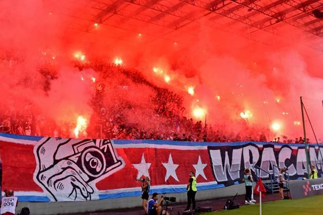 2024.07.11 Krakow Pilka nozna, UEFA Liga Europy, sezon 2024 2025 Wisla Krakow - KF Llapi 1932 Podujevo N z kibice Wisly, oprawa, pirotechnika, race Foto Krzysztof Porebski PressFocus 2024.07.11 Krakow Football, UEFA Europa League, 2024 25 season Wisla Krakow - KF Llapi 1932 Podujeve kibice Wisly, oprawa, pirotechnika, race Credit: Krzysztof Porebski PressFocus NEWSPIX.PL --- Newspix.pl 20240711PF_KP00009