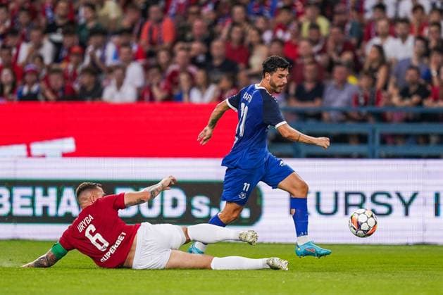 11.07.2024 KRAKOW UL. REYMONTA ( POLAND ) PILKA NOZNA ( FOOTBALL ) LIGA EUROPY UEFA ( UEFA EUROPA LEAGUE ) - 1. RUNDA ELIMINACJI ( FIRST QUALIFYING ROUND ) MECZ WISLA KRAKOW - KF LLAPI PODUJEVO ( GAME ) NZ ALAN URYGA BLEND BAFTIU WALKA O PILKE ( STRUGGLE ) FOTO BORYS GOGULSKI CYFRASPORT NEWSPIX.PL --- Newspix.pl  20240711_CSBG_0019