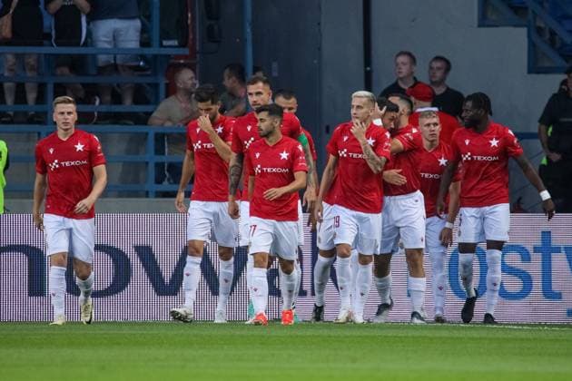 KRAKOW 11.07.2024 ELIMINACJE DO LIGI EUROPY SEZON 2024 2025 PLAY- OFF QUALIFICATIONS UEFA EUROPE LEAGUE MATCH: Wisla Krakow - FK Llapi NZ RADOSC PO GOLU CELEBRATION AFTER GOAL RAFAL MIKULEC OLIVIER SUKIENNICKI ANGEL BAENA JOSEPH COLLEY FOT. JACEK STANISLAWEK 400mm.pl NEWSPIX.PL --- Newspix.pl  STA11072024_6010