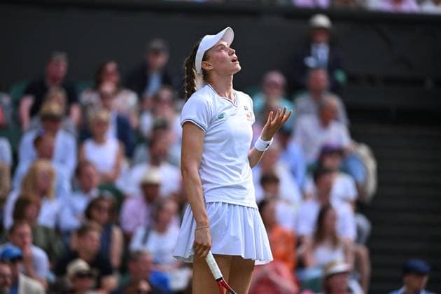 Sport Bilder des Tages Wimbledon Semi-Final - Krejcikova v Rybakina Elena Rybakina (RUS) during her semi final match at the 2024 Wimbledon Championships at the AELTC in London, UK, on July 11, 2024. Photo by Corinne Dubreuil ABACAPRESS.COM London United Kingdom  Copyright: xDubreuilxCorinne ABACAx