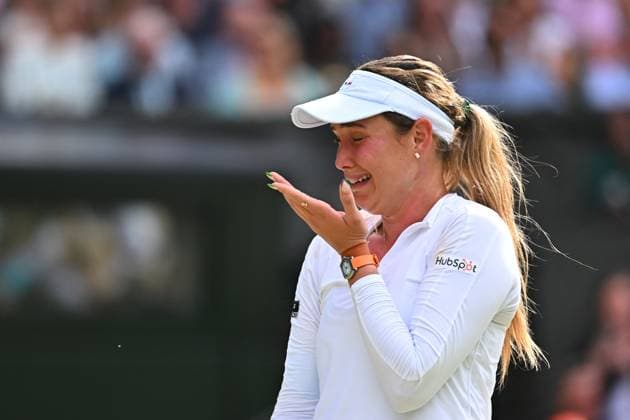 Sport Bilder des Tages Wimbledon Semi-Final - Paolini v Vekic Donna Vekic (CRO) during her semi final match at the 2024 Wimbledon Championships at the AELTC in London, UK, on July 11, 2024. Photo by Corinne Dubreuil ABACAPRESS.COM London United Kingdom  Copyright: xDubreuilxCorinne ABACAx