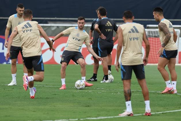Argentina s defender Nicolas Tagliafico C and teammates take part in a training session ahead the match against Colombia for the Copa America USA 2024 final match, at Florida International University FIU , Miami, on July 11 2024 MIAMI UNITED STATES Copyright: xALEJANDROxPAGNIx